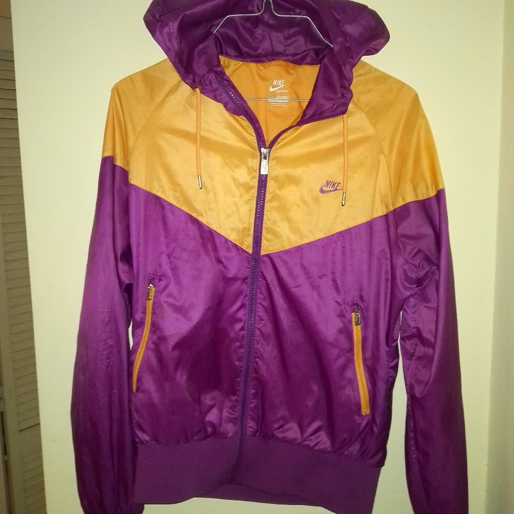 NIKE Sportswear Windrunner Purple and Orange  Wind Breaker NWOT* RARE* sold out